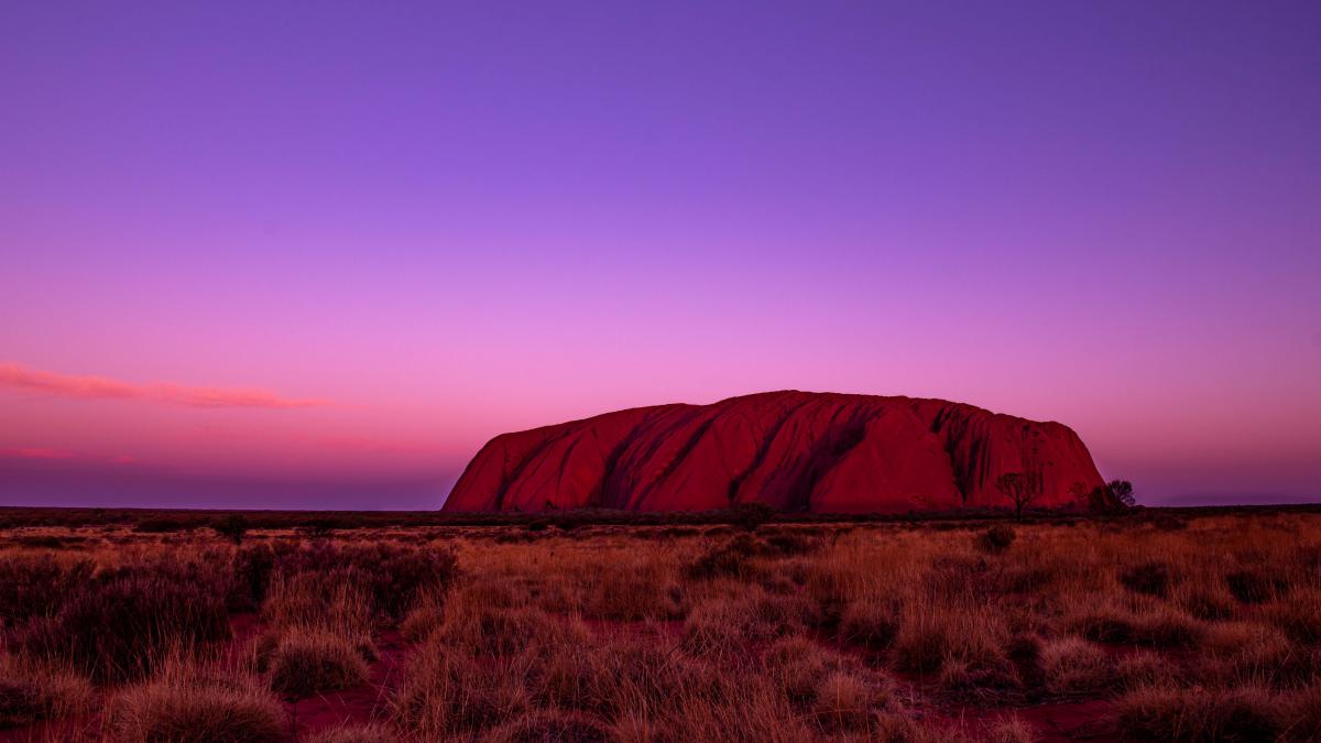 photo of Uluru in the sunset